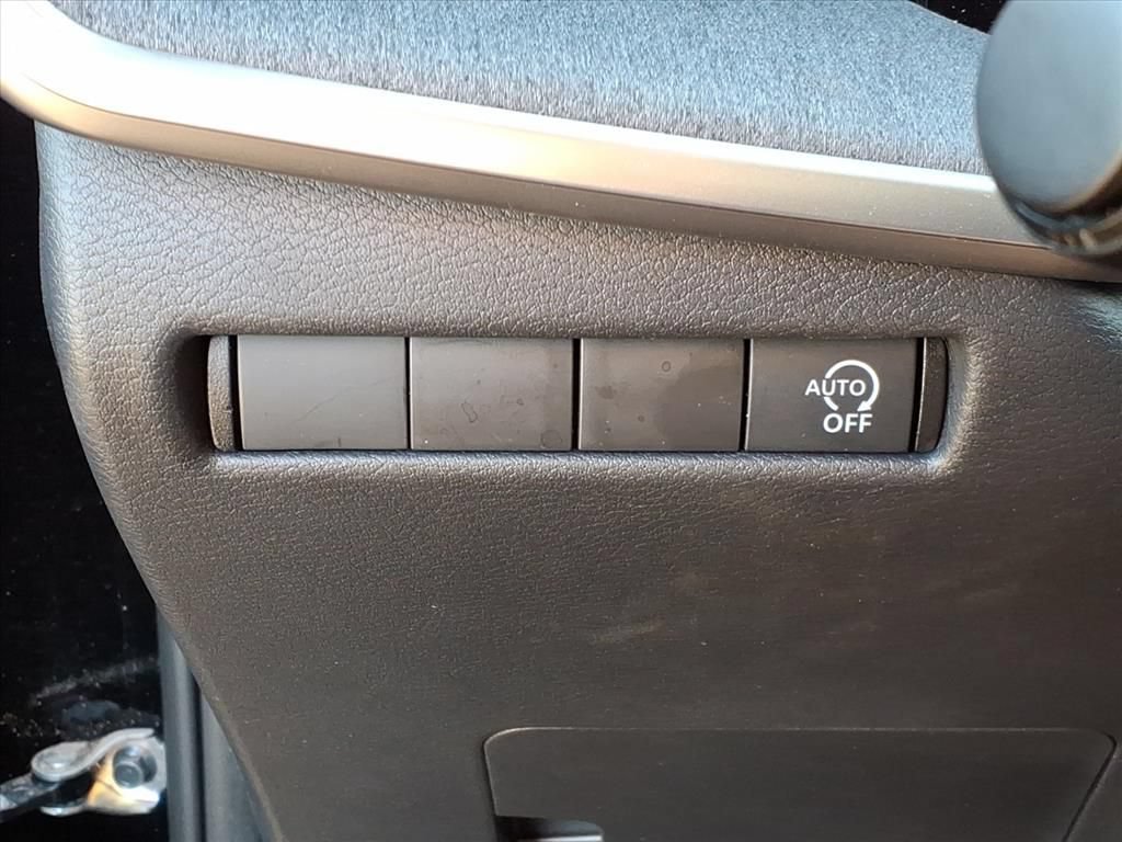 Used 2026 Nissan Kicks SV FWD image 11
