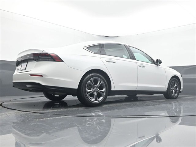 Used 2023 Honda Accord EX image 11