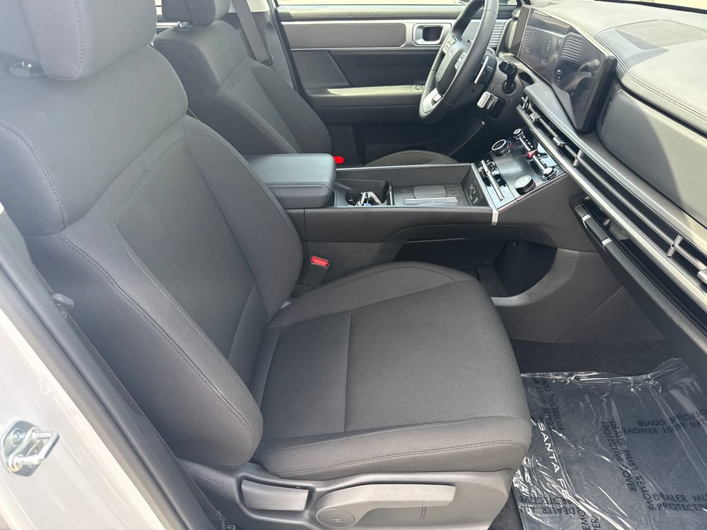 Used 2026 Hyundai Santa Fe SE AWD/4WD image 13