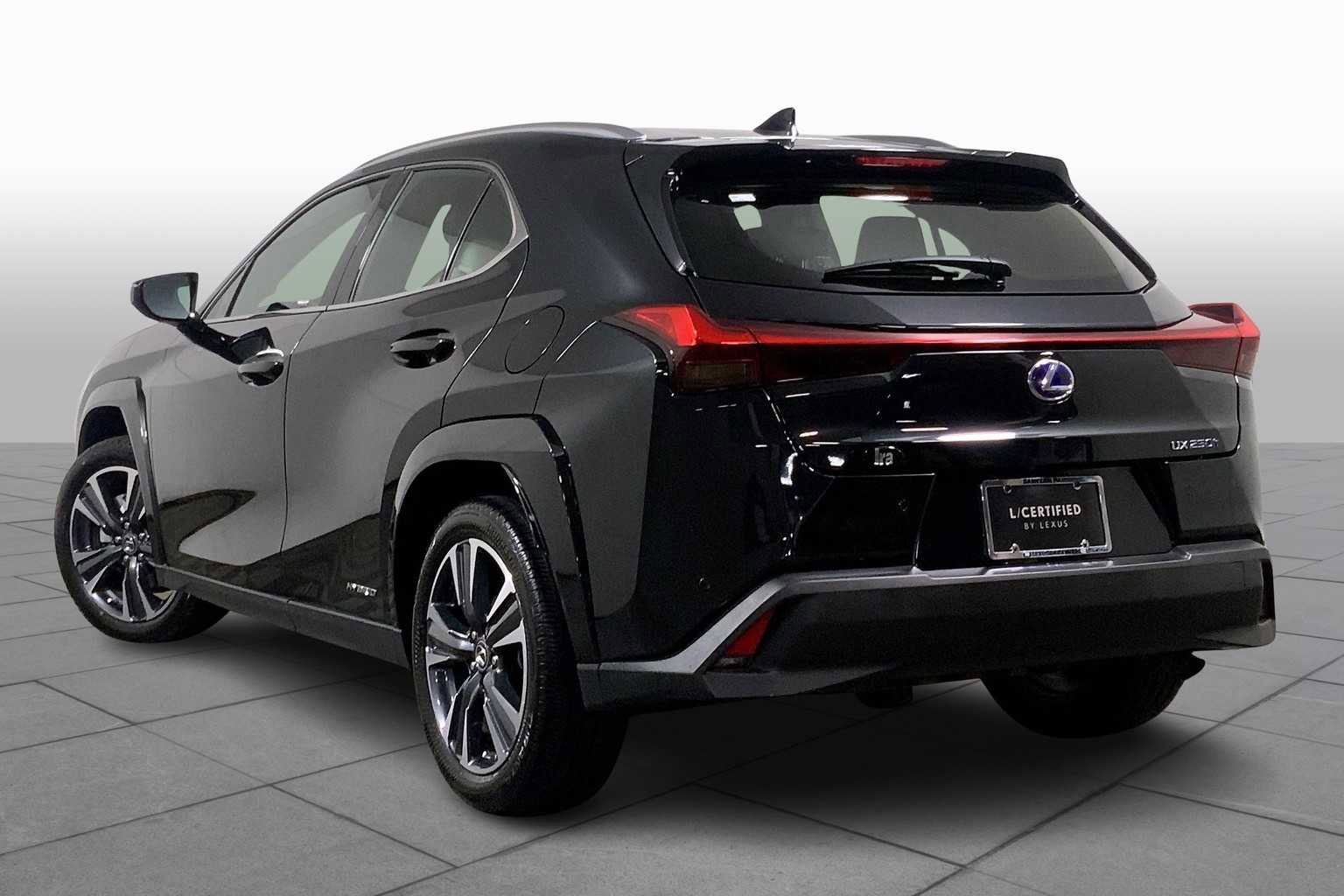 Used 2022 Lexus UX 250h w/ Premium Package image 11