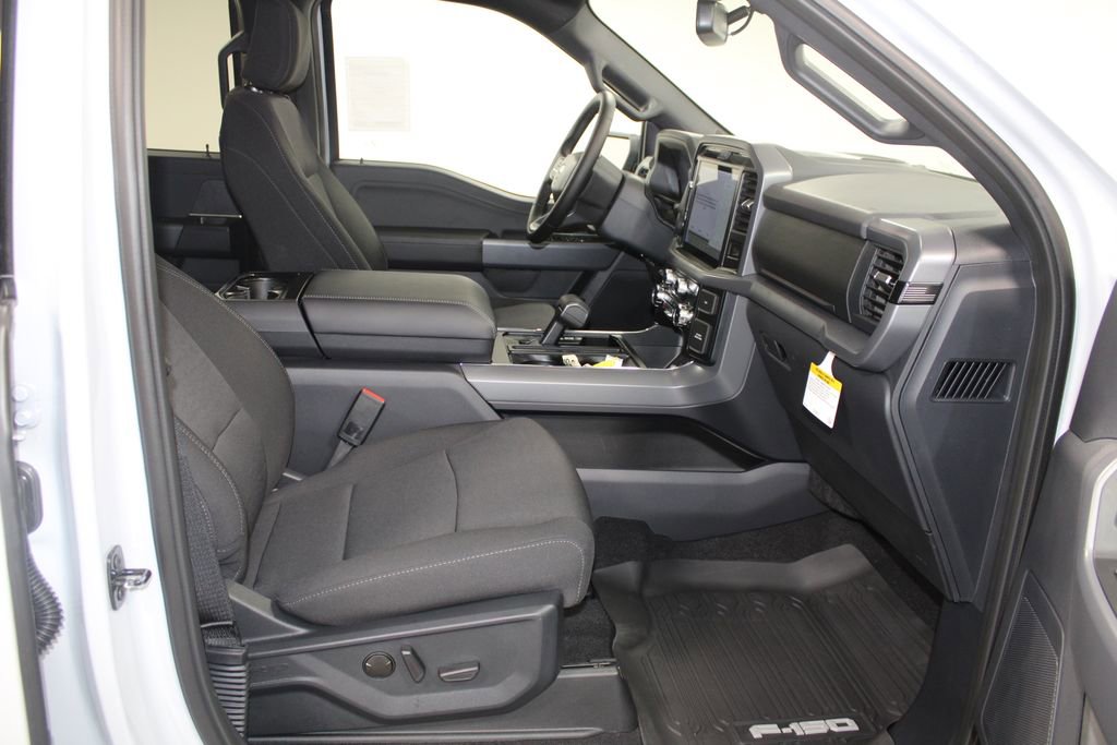 New 2025 Ford F150 XLT w/ Equipment Group 302A MID image 28