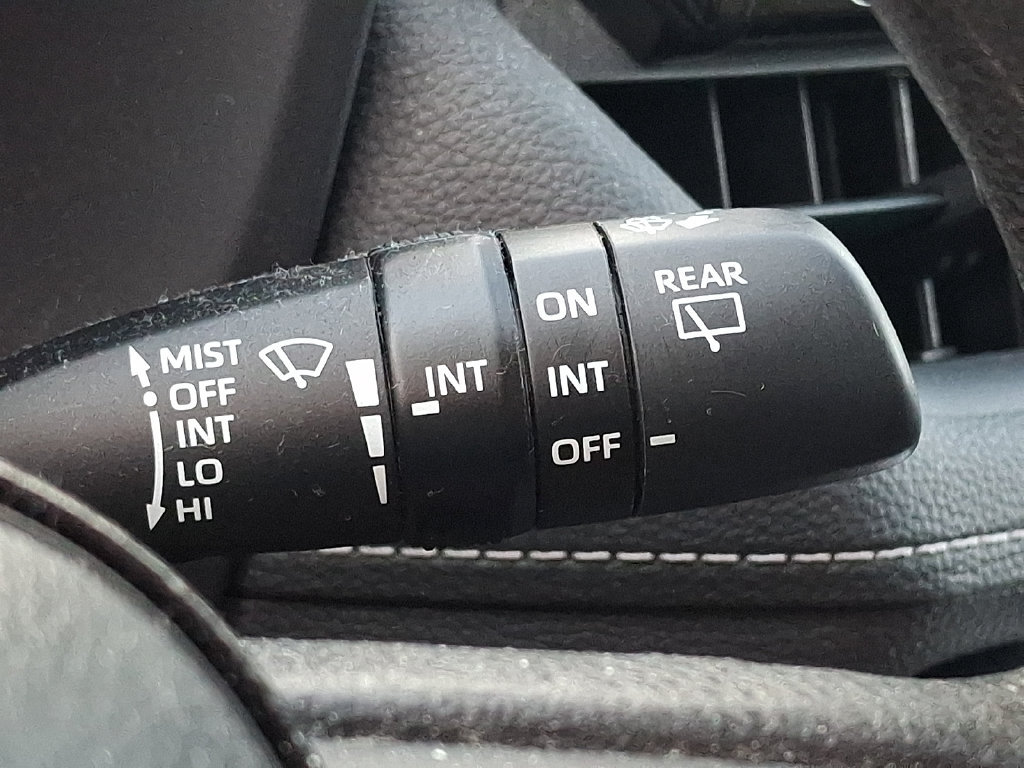 Used 2021 Toyota RAV4 XLE AWD/4WD image 25