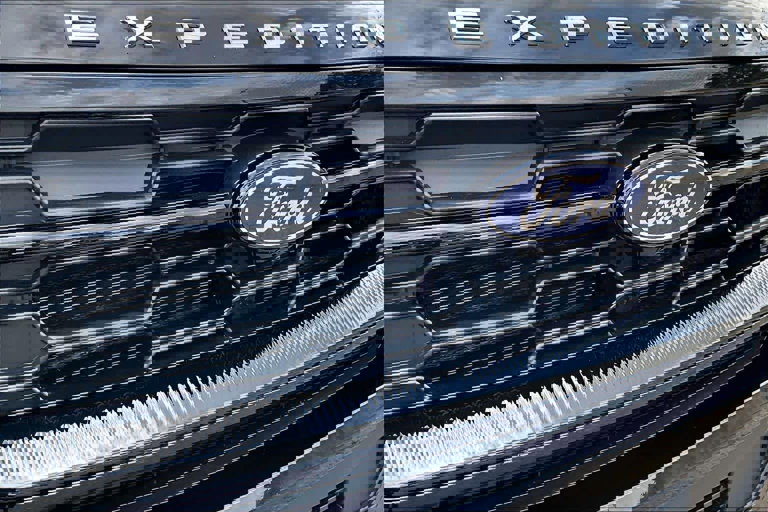 Certified 2025 Ford Expedition Active image 30