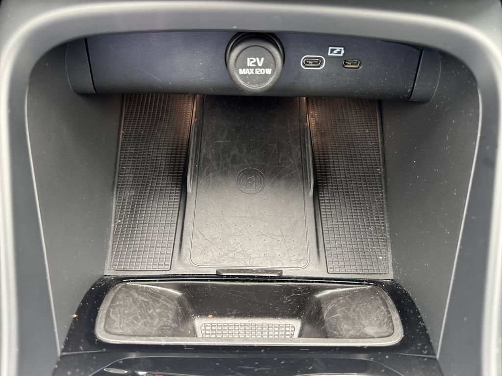 Certified 2026 Volvo XC40 B5 Plus AWD/4WD image 21