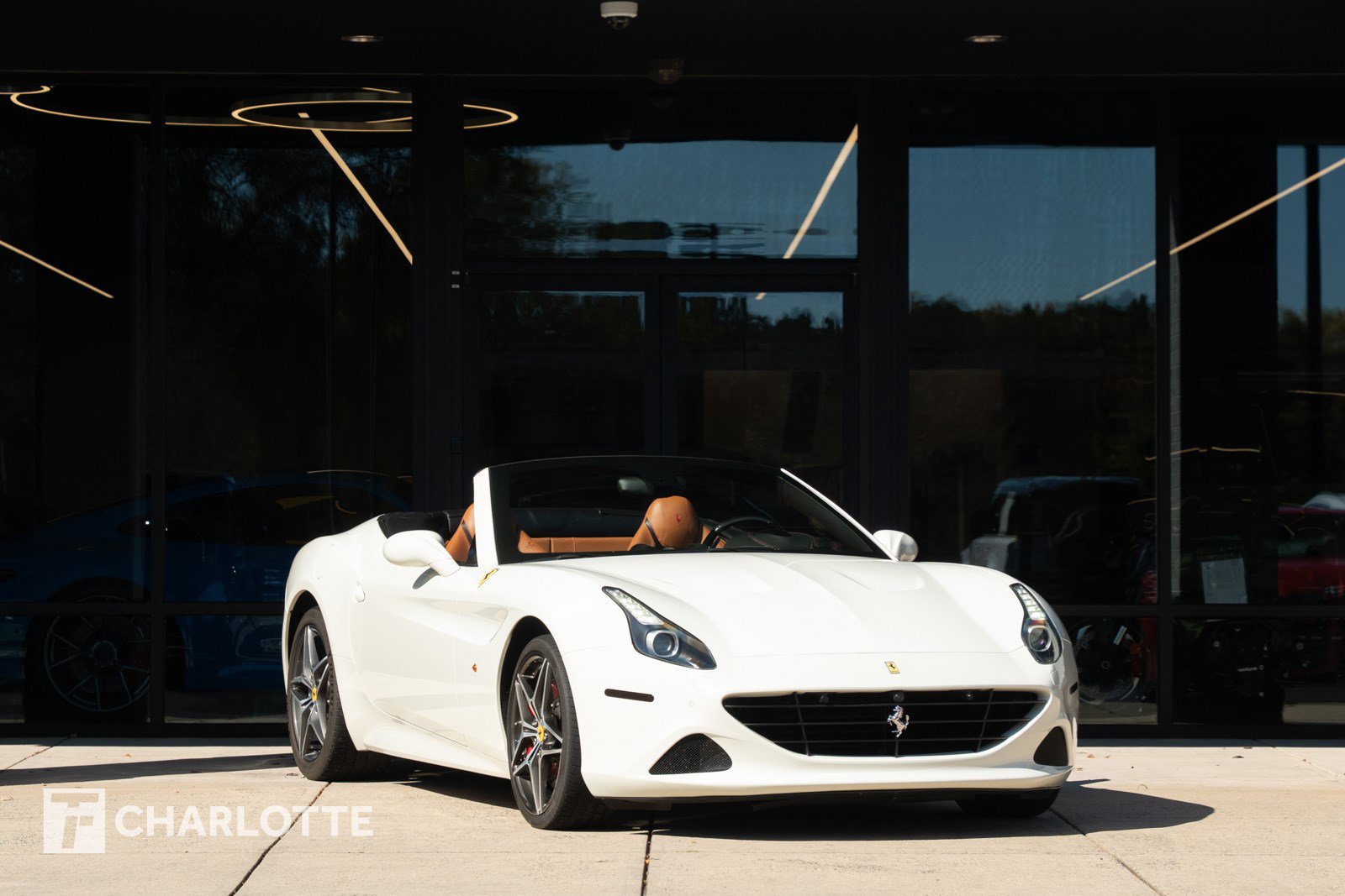 Used 2016 Ferrari California T image 1