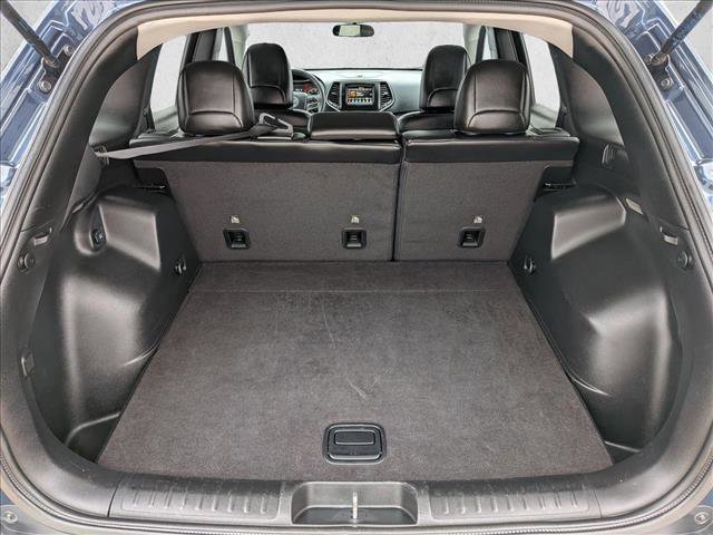 Used 2020 Jeep Cherokee Latitude Plus image 6