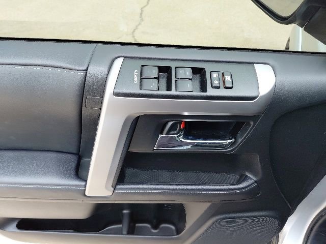 Used 2023 Toyota 4Runner SR5 Premium w/ Moonroof Package AWD/4WD image 28