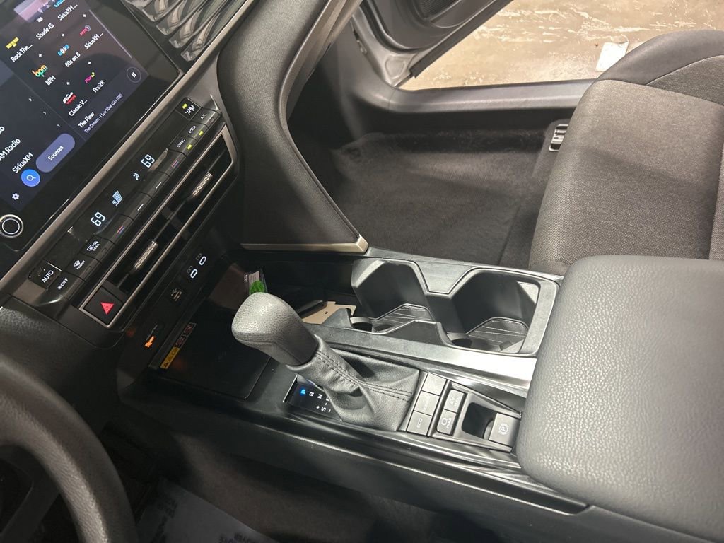 Used 2025 Toyota Camry LE image 14