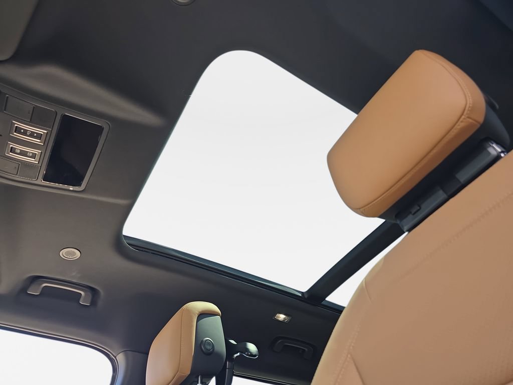 New 2026 Land Rover Defender 110 X-Dynamic SE AWD/4WD image 30