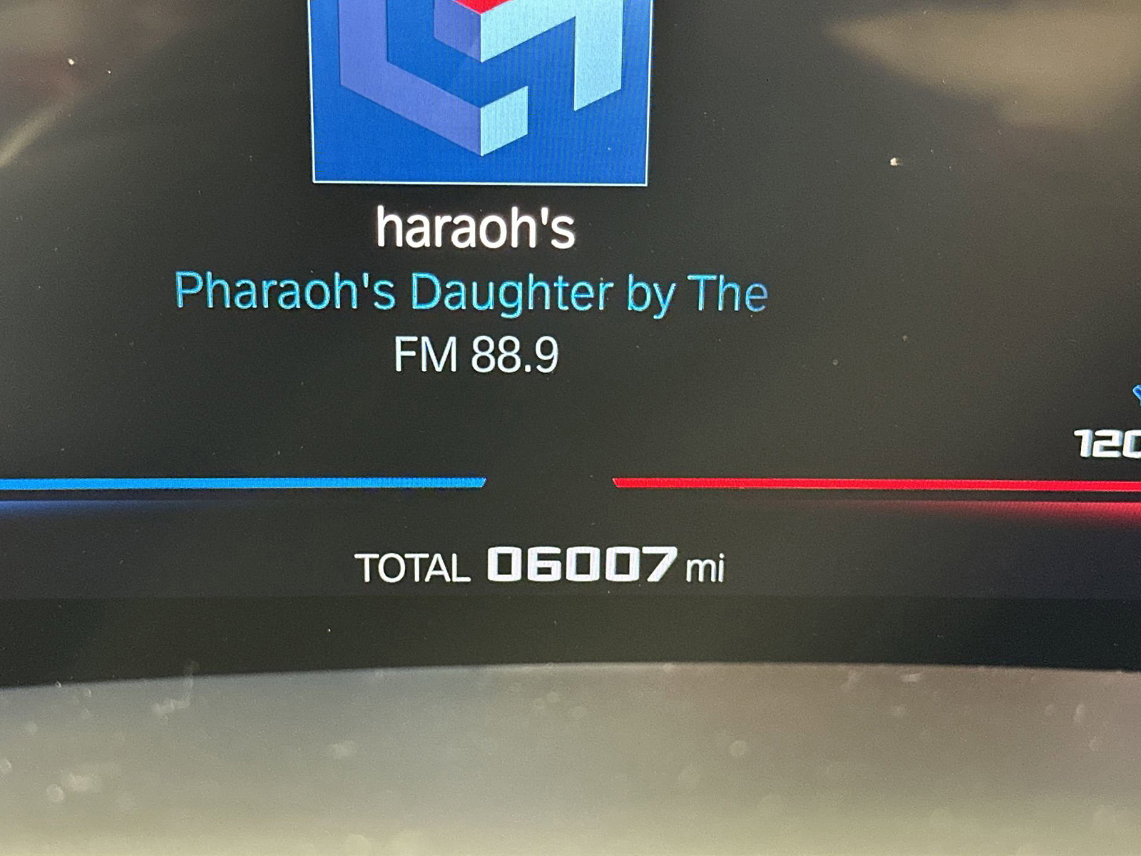 Used 2025 BMW X6 M Competition w/ Executive Package image 12