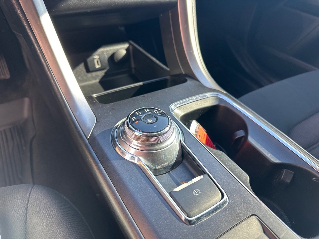 Used 2018 Ford Fusion SE w/ Fusion SE Technology Package FWD image 20