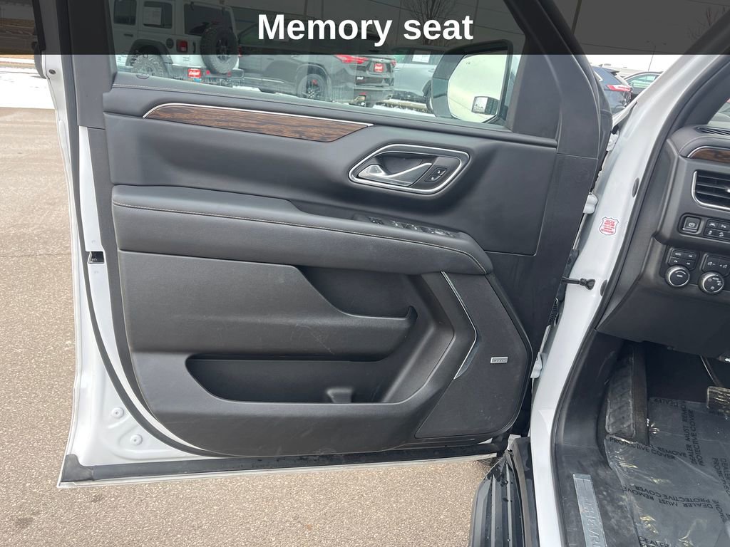 Used 2023 Chevrolet Suburban Premier image 13