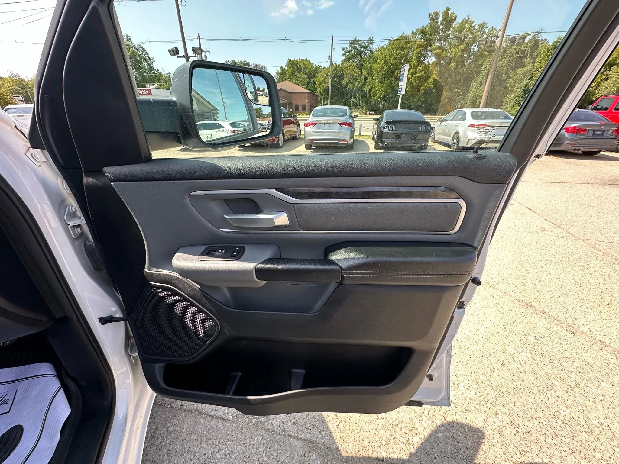 Used 2021 RAM 1500 Big Horn image 15