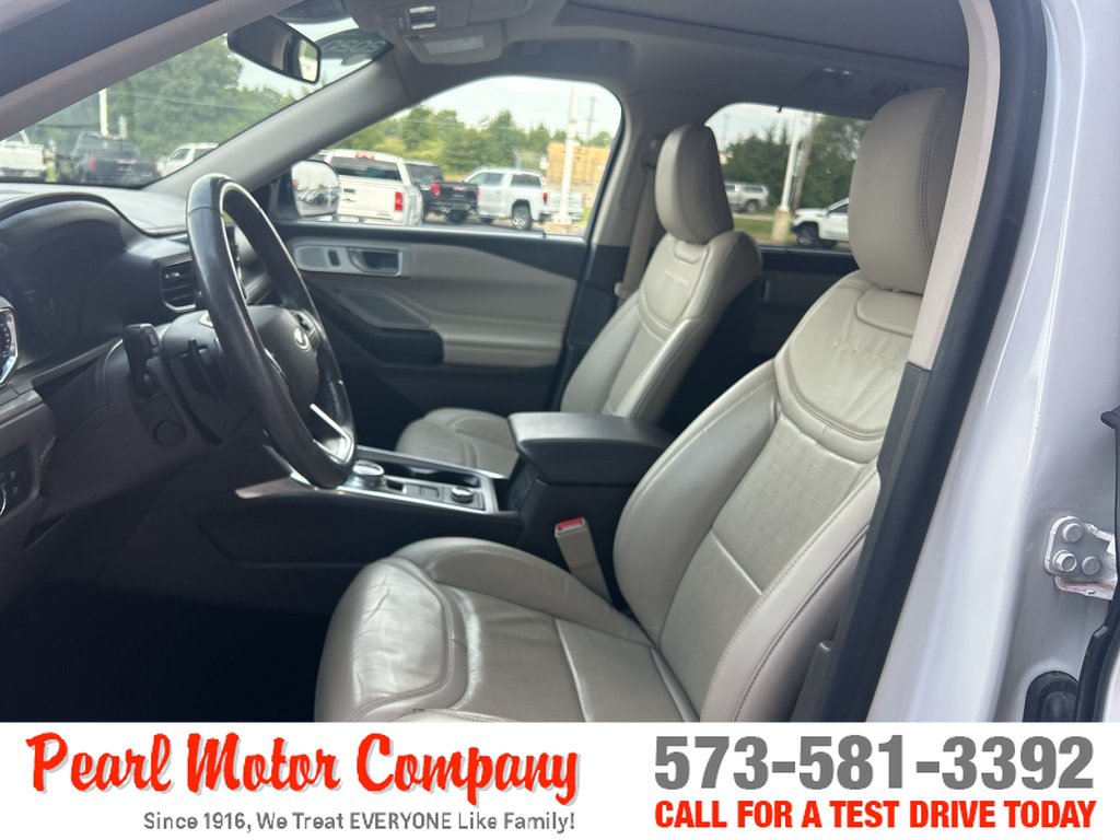 Used 2020 Ford Explorer Platinum w/ Premium Technology Package AWD/4WD image 11