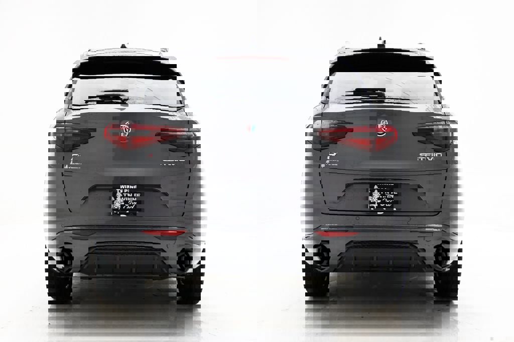Used 2022 Alfa Romeo Stelvio Veloce image 7