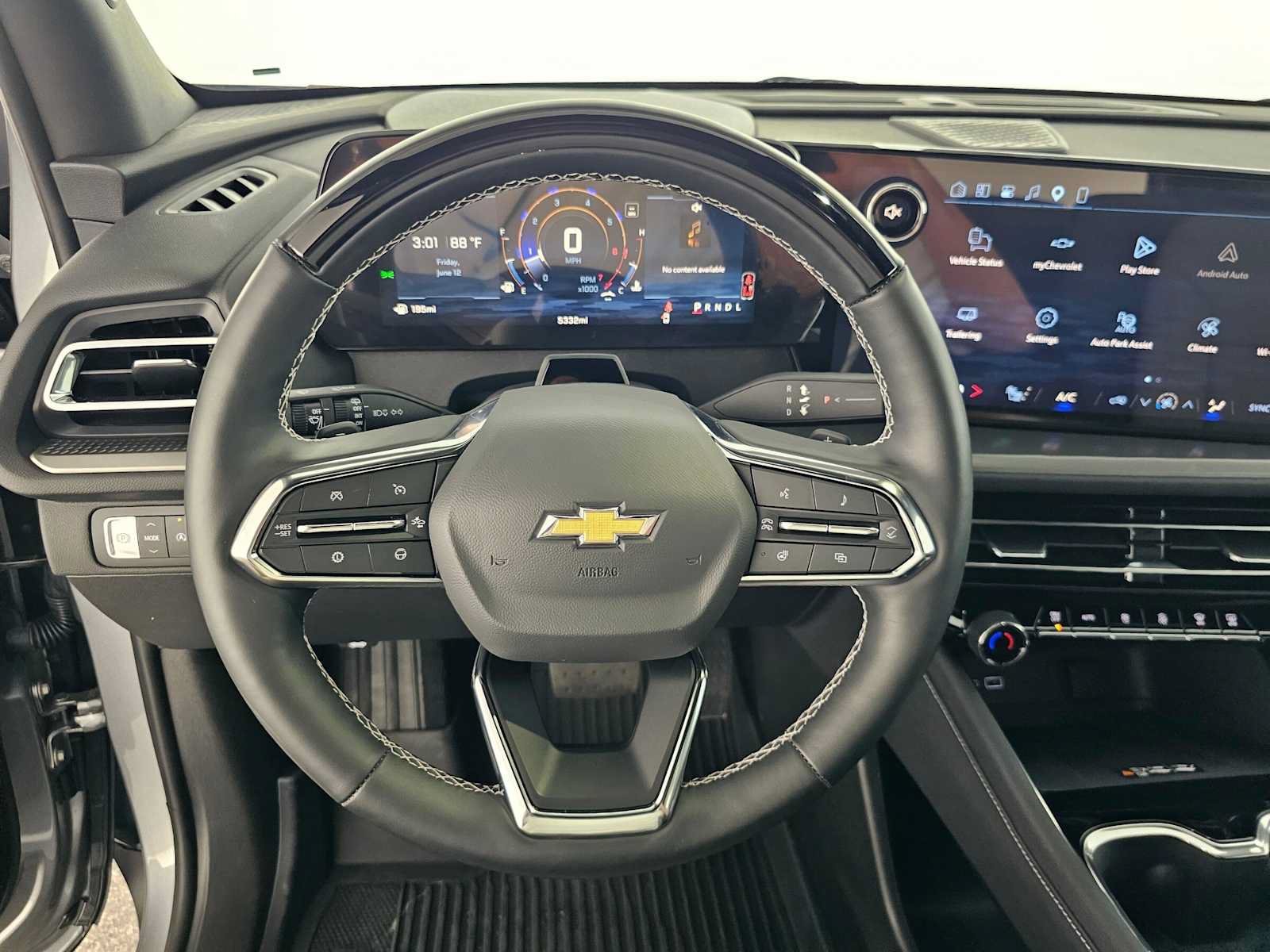 Used 2026 Chevrolet Traverse LT w/ Enhanced Driving Package FWD image 24