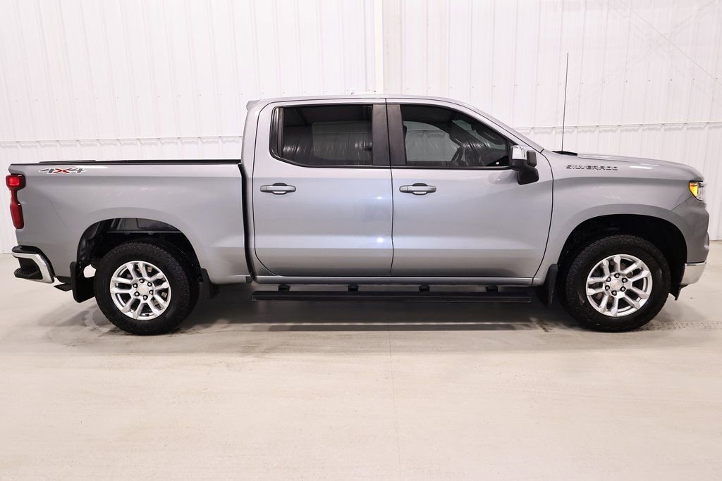Used 2024 Chevrolet Silverado 1500 LT image 2