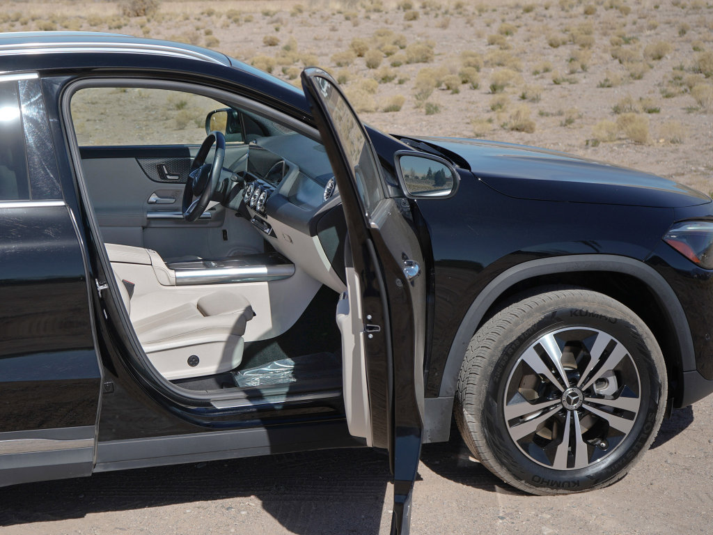 Used 2025 Mercedes-Benz GLA 250 image 7