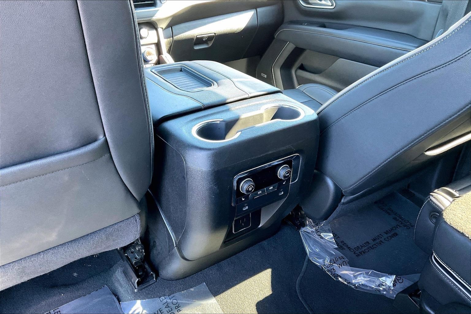 Used 2024 Chevrolet Tahoe Premier AWD/4WD image 10