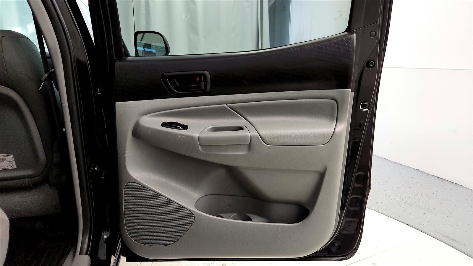 Used 2015 Toyota Tacoma 4x4 Double Cab image 31