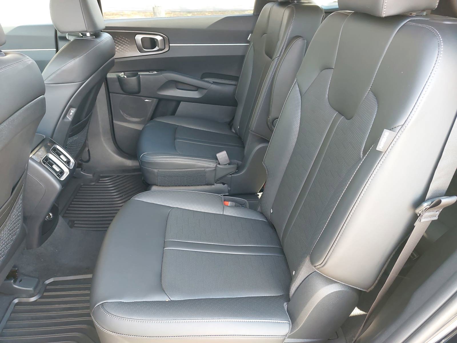 New 2026 Kia Sorento EX w/ EX Premium Package FWD image 16