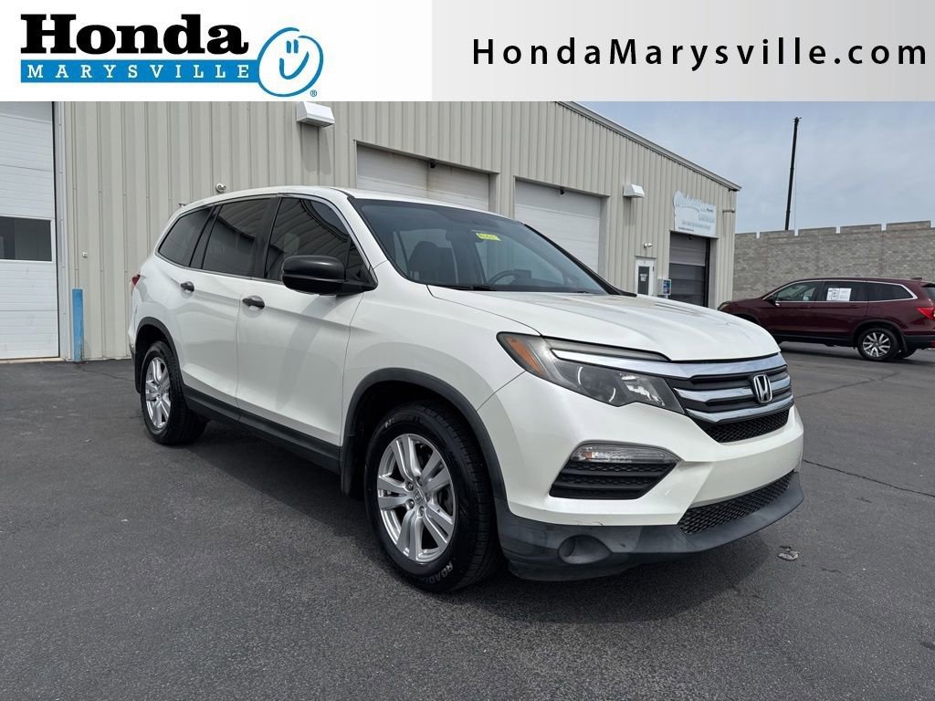 Used 2017 Honda Pilot LX image 1