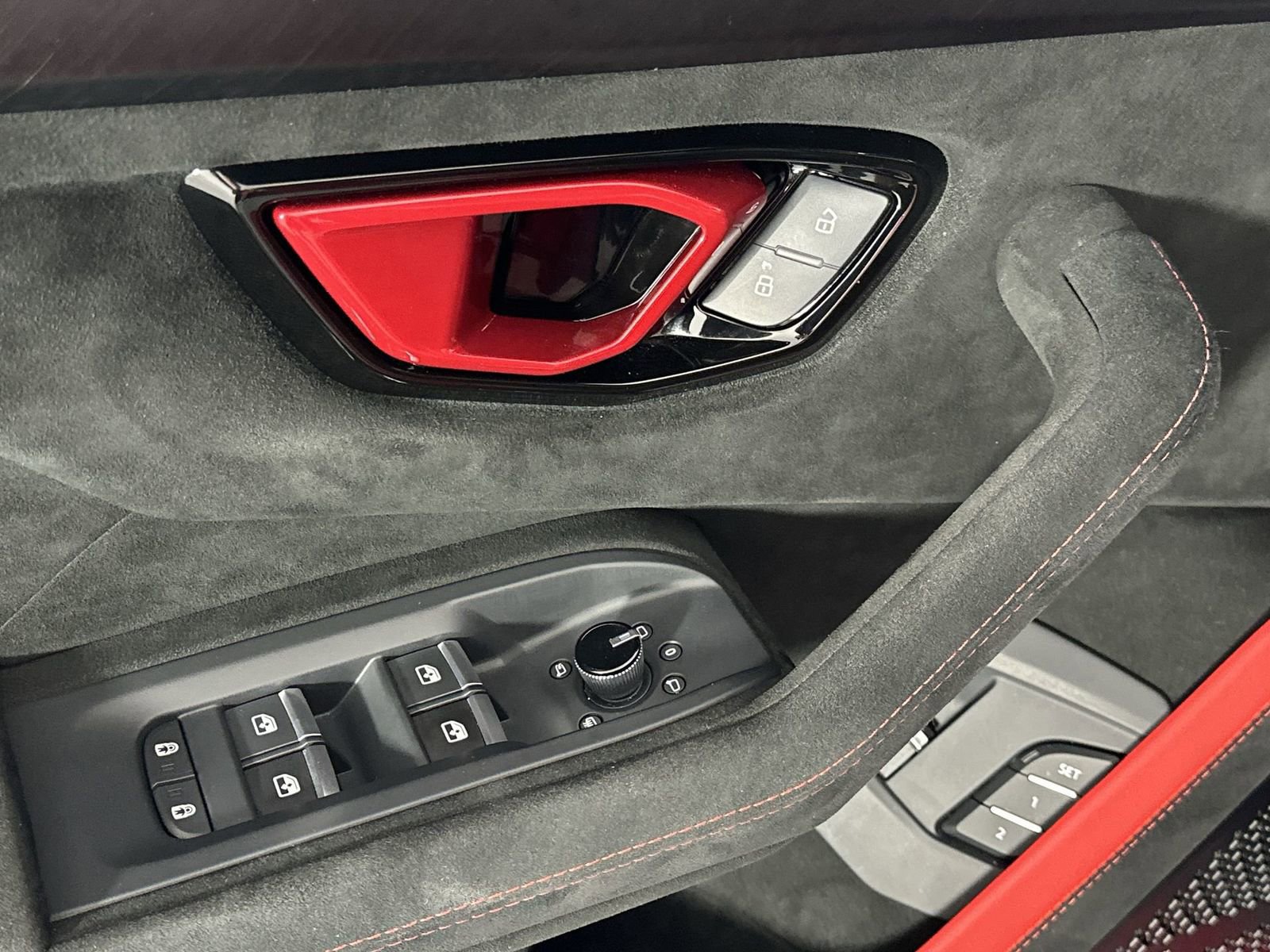 Used 2023 Lamborghini Urus Performante AWD/4WD image 13