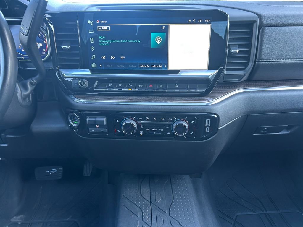 Used 2024 Chevrolet Silverado 3500 LT w/ Z71 Sport Edition image 12