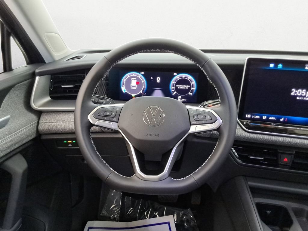 Certified 2025 Volkswagen Tiguan S FWD image 15