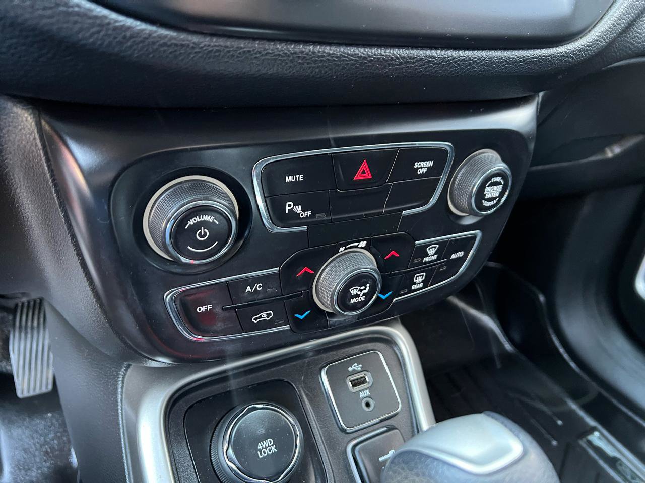 Used 2018 Jeep Compass Sport w/ Tech Group image 27