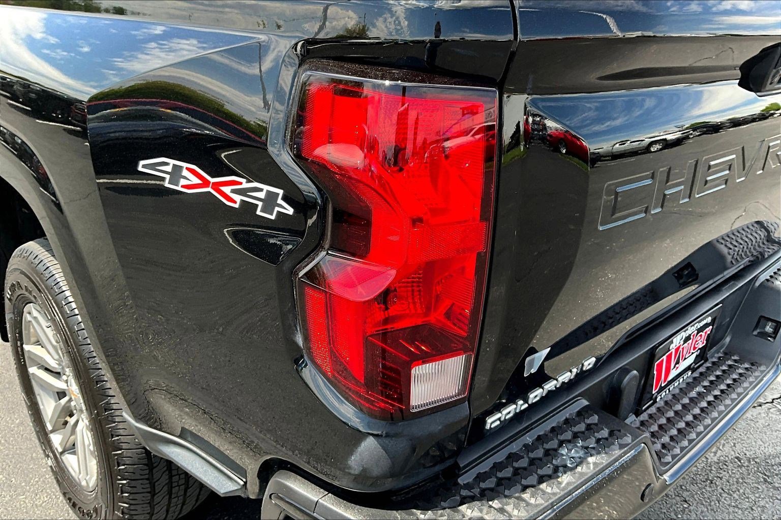 Used 2023 Chevrolet Colorado LT w/ LT Convenience Package AWD/4WD image 20