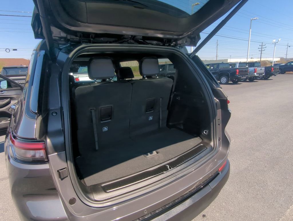 Used 2025 Jeep Grand Cherokee L Laredo AWD/4WD image 31