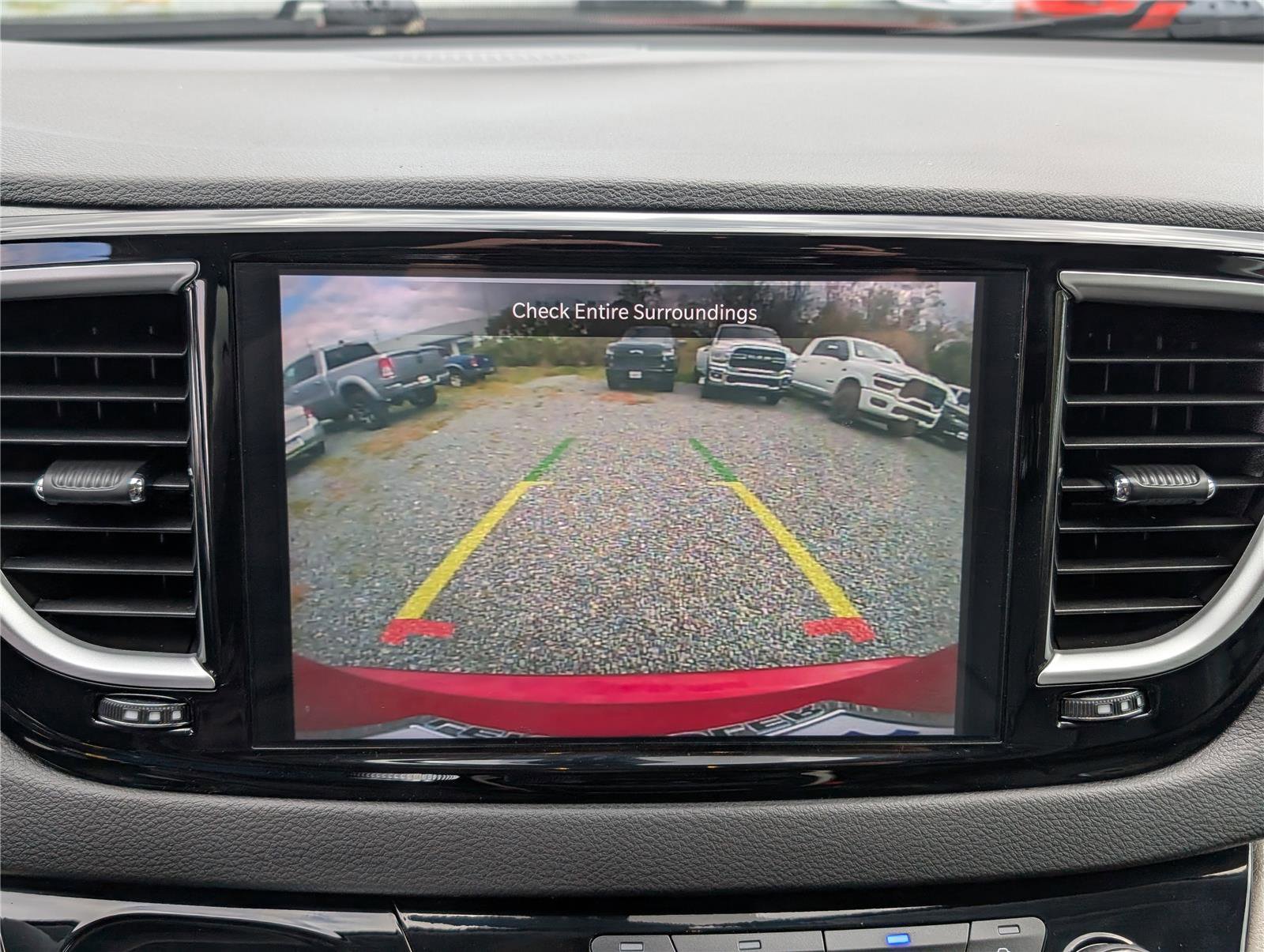 Used 2024 Chrysler Pacifica Touring-L image 28