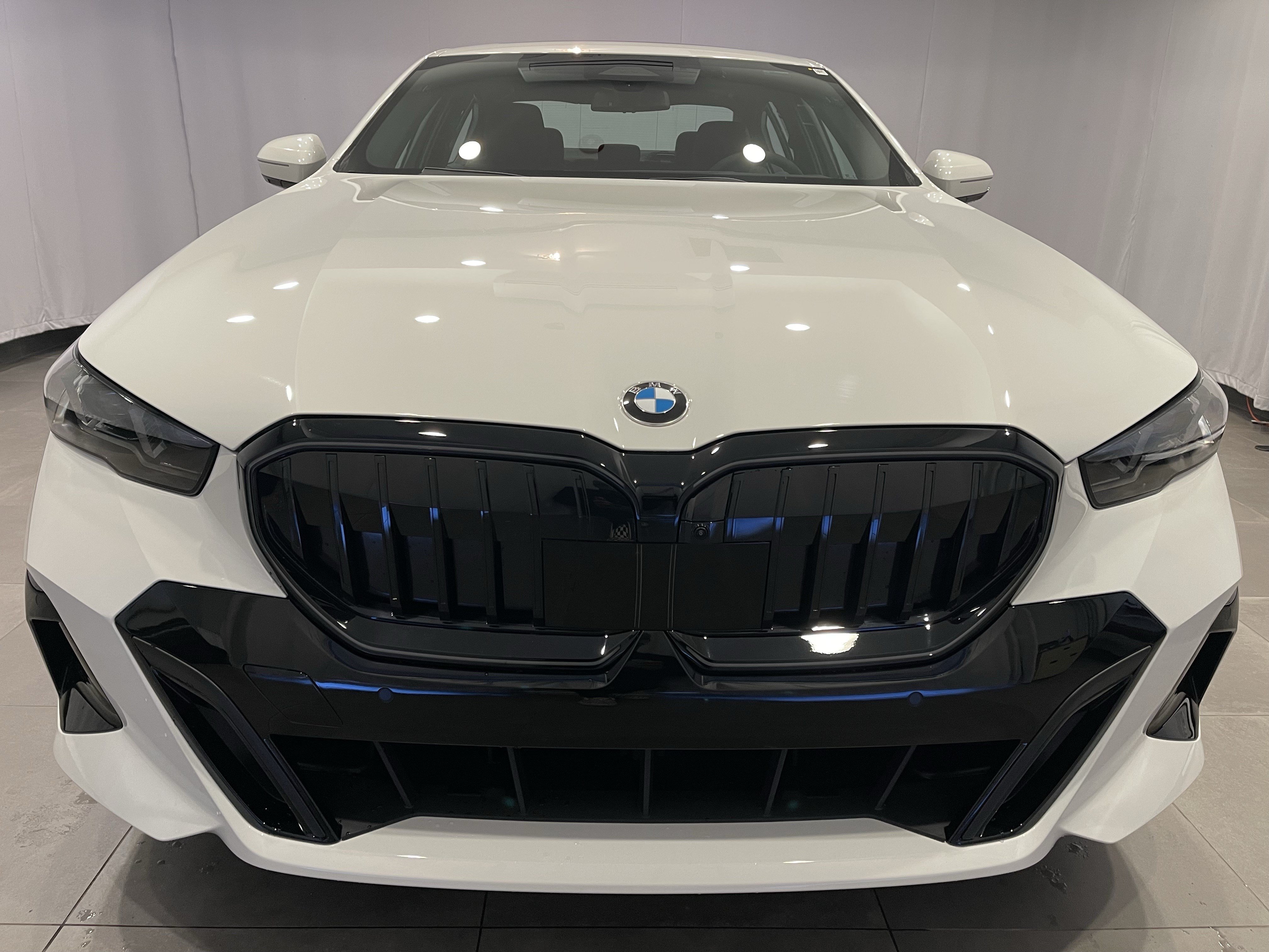 New 2027 BMW 540i xDrive w/ M Sport Package AWD/4WD image 2