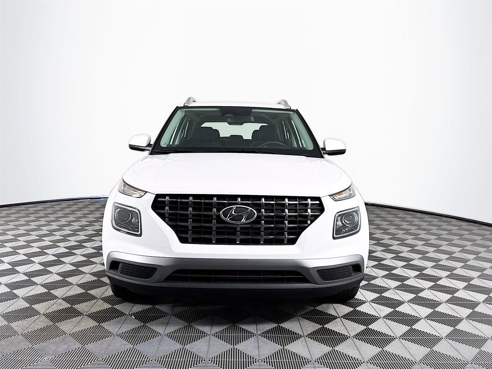 New 2025 Hyundai Venue SEL image 2