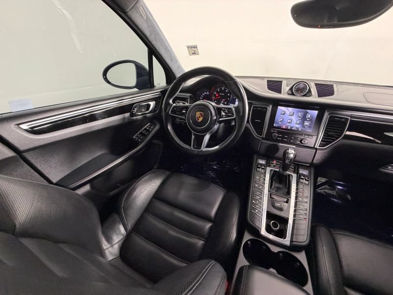 Used 2018 Porsche Macan Turbo AWD/4WD image 10