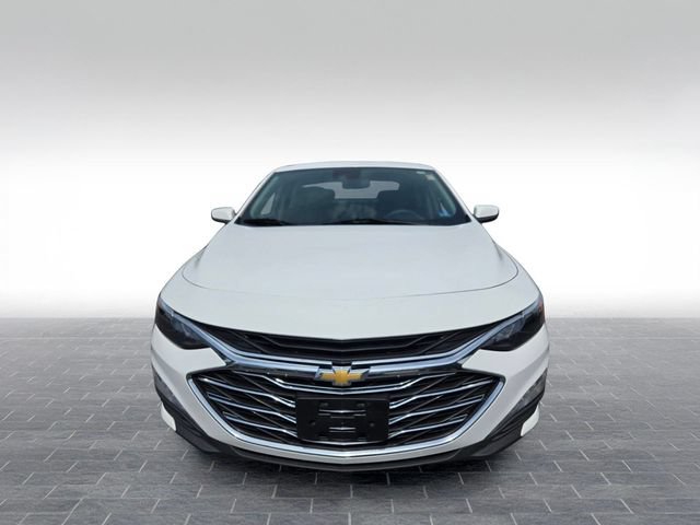Used 2022 Chevrolet Malibu LT FWD image 2