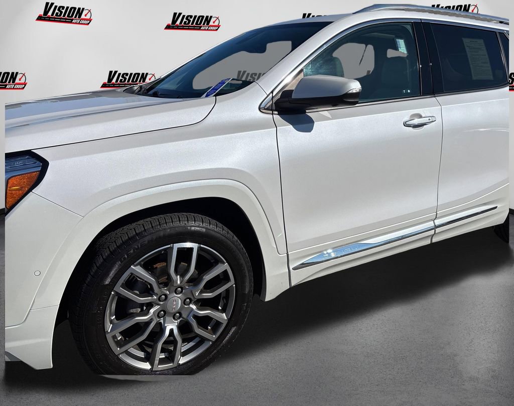 Used 2022 GMC Terrain Denali w/ Denali Premium Package AWD/4WD image 12