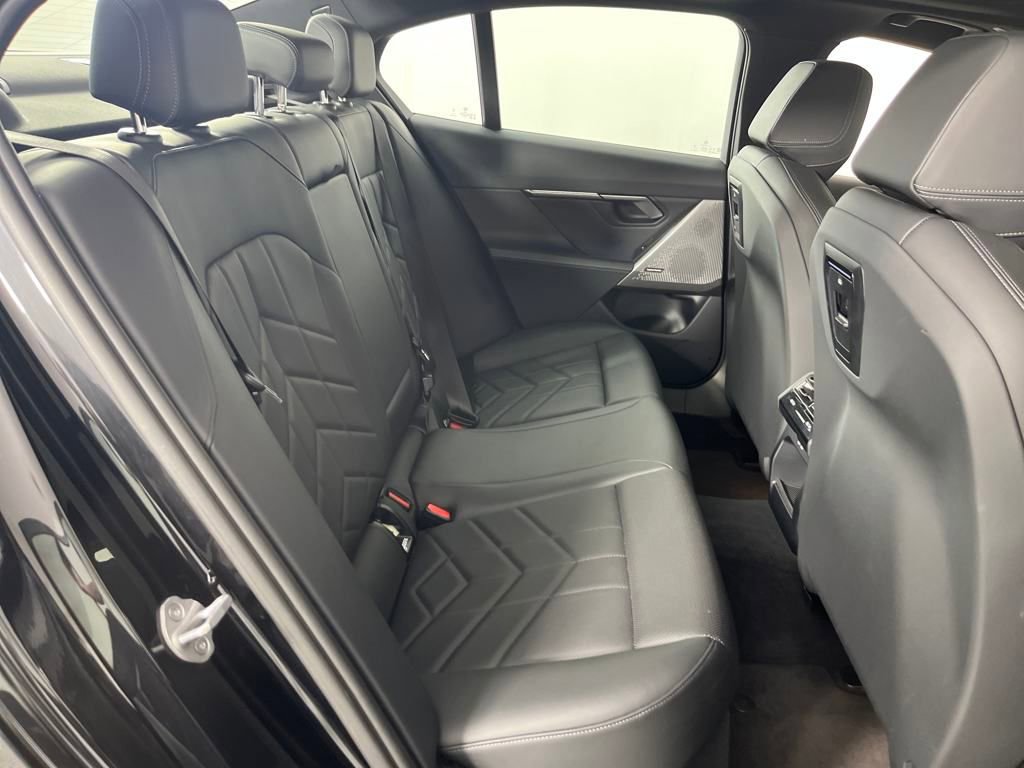 Used 2024 BMW 530i xDrive image 28