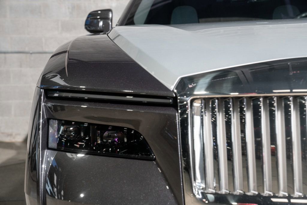 Used 2024 Rolls-Royce Spectre w/ Spectre Launch Package AWD/4WD image 38