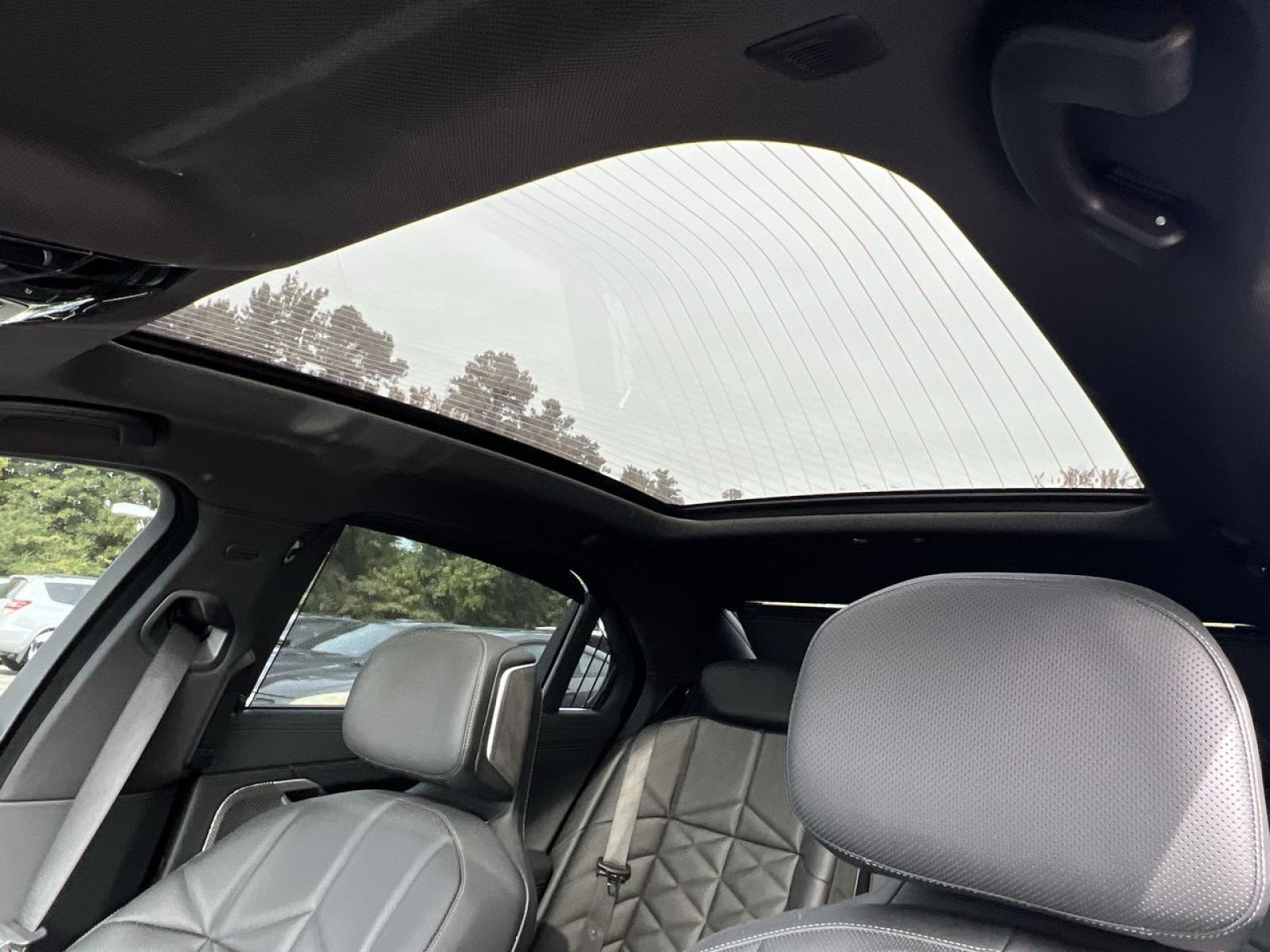 Used 2025 BMW 740i xDrive AWD/4WD image 21
