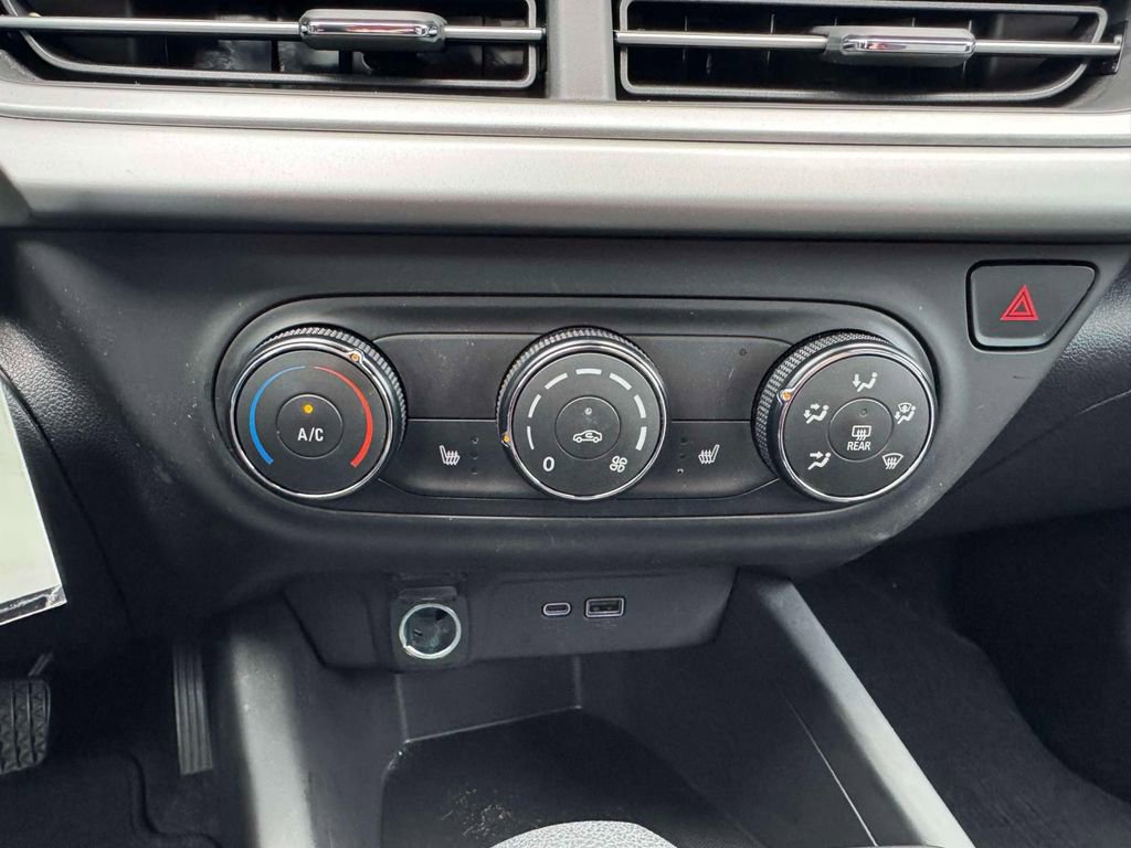 Used 2024 Chevrolet Trax RS w/ Driver Confidence Package FWD image 30