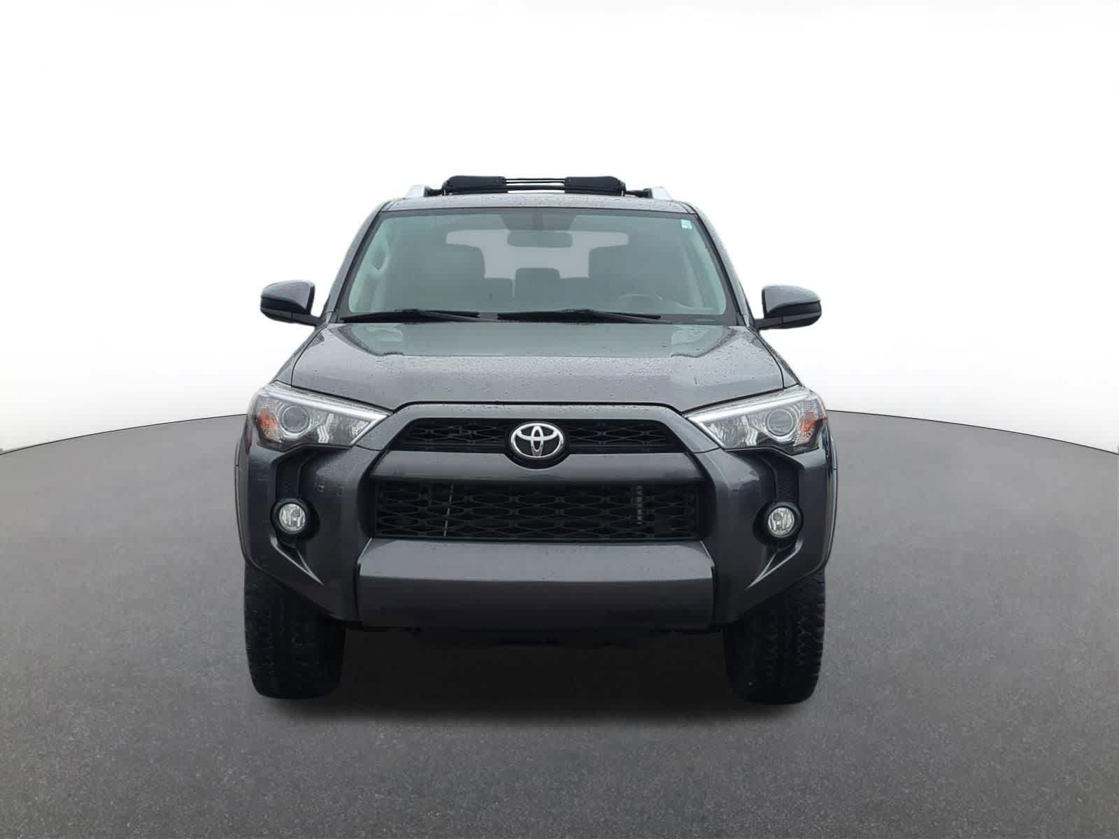 Used 2014 Toyota 4Runner SR5 AWD/4WD image 9