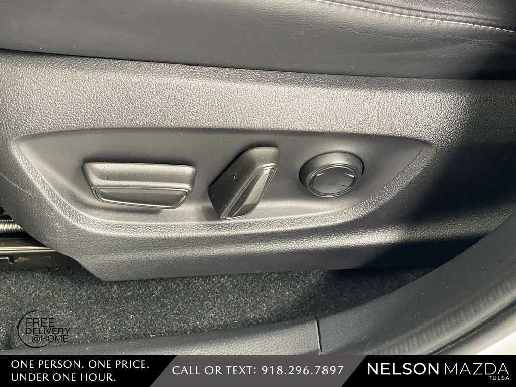 Used 2025 Toyota Crown Signia w/ Advanced Technology Package image 21