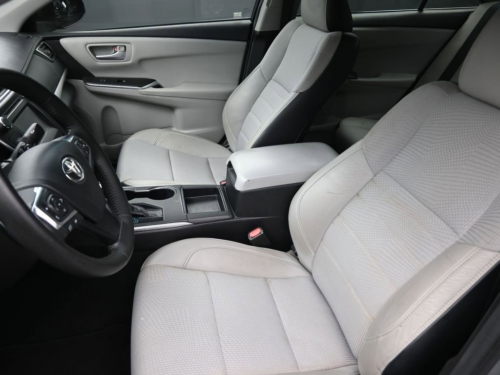 Used 2016 Toyota Camry SE FWD image 14