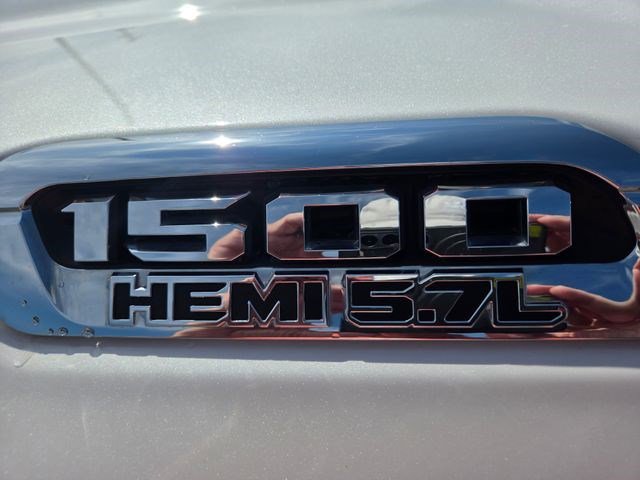 Used 2019 RAM 1500 Laramie AWD/4WD image 22