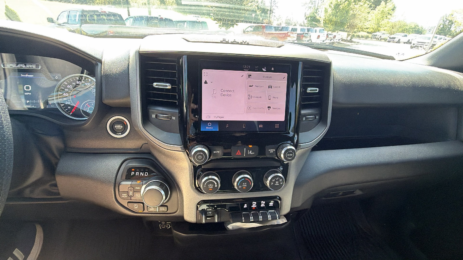 Used 2025 RAM 1500 Warlock AWD/4WD image 32