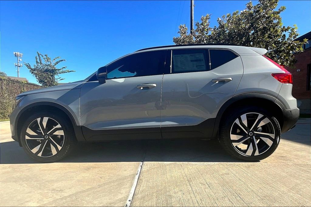 New 2026 Volvo XC40 B5 Ultra AWD/4WD image 13