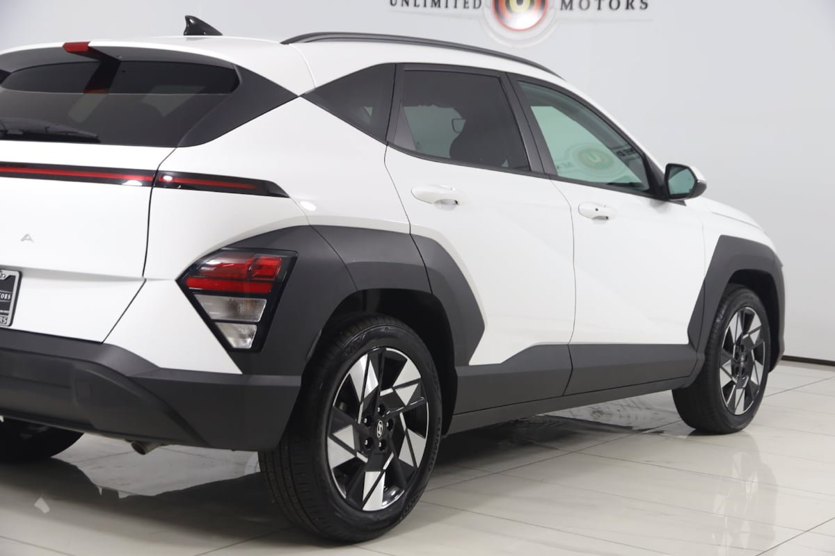 Used 2024 Hyundai Kona SEL FWD image 40