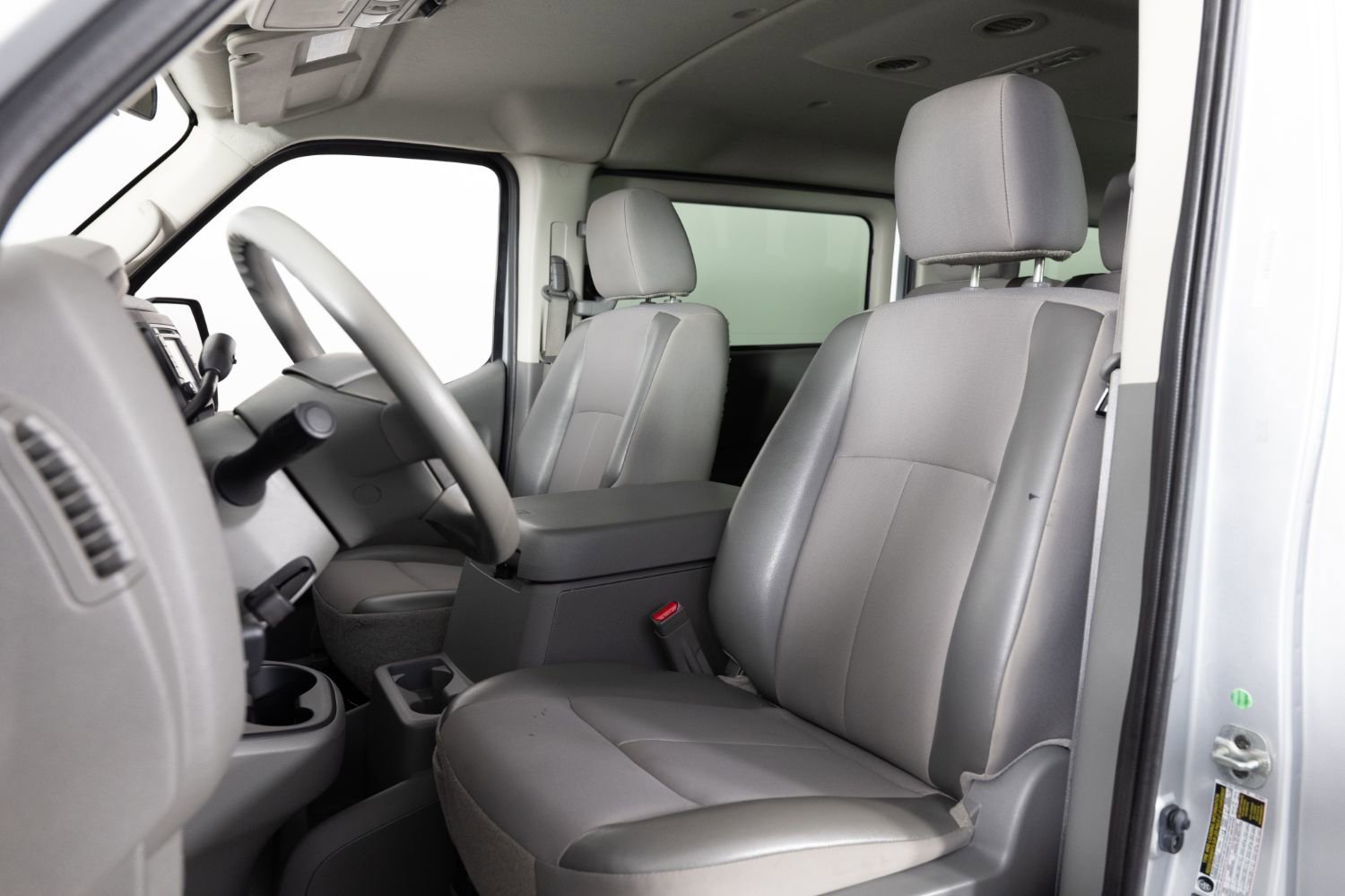 Used 2019 Nissan NV 3500 SV w/ Navigation Package RWD image 15